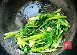 Illustration of how to make garlic cabbage 10