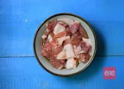 Illustration of how to make bitter melon and fried meat 1