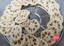 Illustration of how to make fried lotus root 12