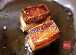 Illustration of how to make pork with pickled vegetables 6