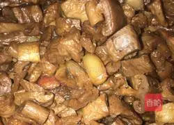 Illustration of braised pork with dried radish 8