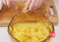 Pineapple Sweet and Sour Pork Recipe Illustration 2