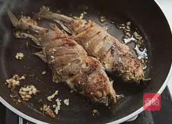 Illustration of how to make pan-fried yellow croaker 8