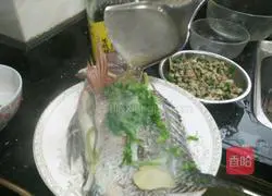 Illustration of how to make steamed fish 7