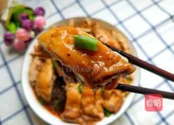 Illustration of the lazy version of rice cooker braised chicken legs 1