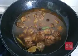 Illustration of how to make corn and duck legs stew 15