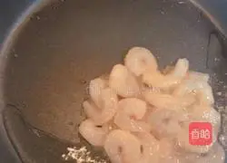 Illustration of how to make fried melon with shrimps (Lantern Festival on the 15th day of the first lunar month) 4