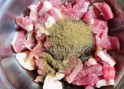 Cumin mutton cat ears recipe 6