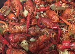 Illustration of how to make spicy crayfish 5