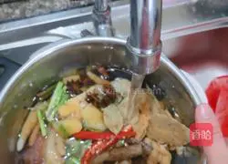 Illustration of braised chicken feet 7