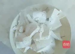 Illustration of how to make tofu with cucumber juice 4