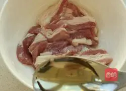 Illustration of how to make pork ribs and stir-fried garlic sprouts 3