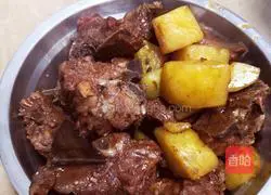 Illustration of Beer Braised Pork Ribs 7