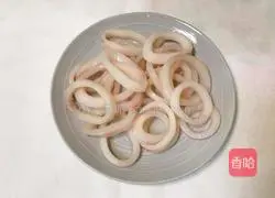 Illustration of how to make colorful pepper squid rings 4