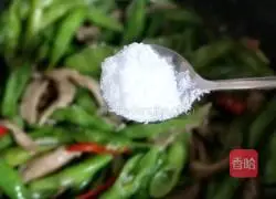 Illustration of how to make fried beans and shredded pork 20