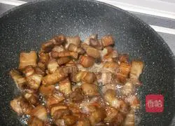 Illustration of how to cook pork belly with soybean sauce 5