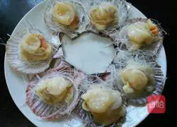 Illustration of how to make steamed scallops with garlic vermicelli 7