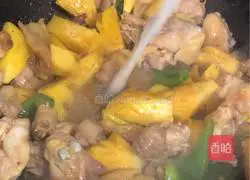 Illustration of how to make pineapple fried chicken 9