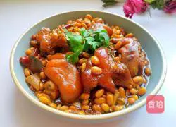 Illustration of soybean braised pig's trotters 1