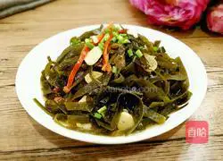 Illustration of how to make spicy fried kelp shreds 9