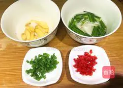 Illustration of how to make crystal winter melon rolls 1