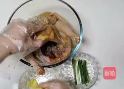Illustration of how to make shredded chicken 5