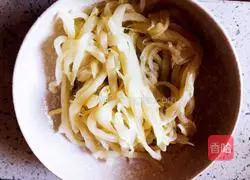 Illustration of how to make spicy and sour cabbage 5