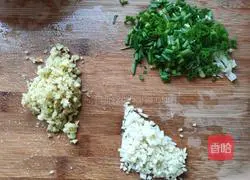 Illustration of how to make fried red shrimp with ginger and garlic 3