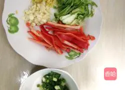 Illustration of how to stir-fry shredded pork with potatoes 4