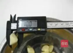 Illustration of how to cook bullfrog with black truffle, wild porcini mushrooms 6