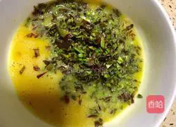 Illustration of how to bake goose eggs with chun bud 8