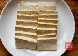 Illustration of steamed old tofu with pork belly 3