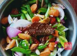 Illustration of how to make large plate chicken 4