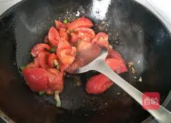 Illustration of how to make colorful diced tomato sauce 3