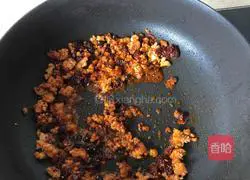 Illustration of how to stir-fry minced meat with garlic moss 7
