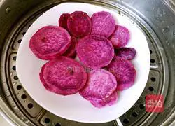 Illustration of how to make purple sweet potato pearl meatballs 1