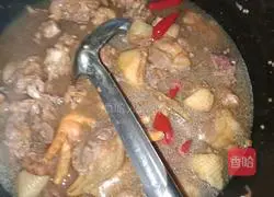 Illustration of how to make a little rooster with potato vermicelli 9