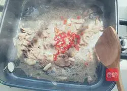 Illustration of how to make fried beef with celery 6