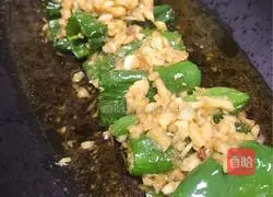 Illustration of how to make flavored tiger skin green pepper 5