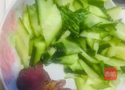 Illustration of how to make cucumber and fried bacon 1