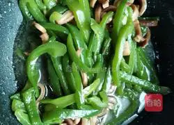 Stir-fried squid with green peppers Illustration of how to do it 4