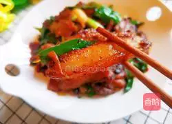 Illustration of how to make twice-cooked pork with green garlic 15