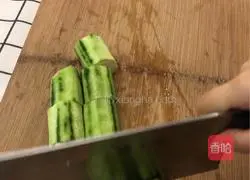 # Steamed vegetables #Illustration of how to make steamed loofah with garlic 1