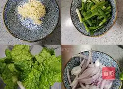 Illustration of how to make tinfoil rice noodles 2