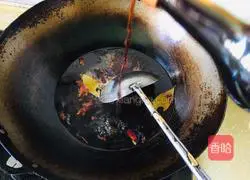 Illustration of braised duck wing roots 10