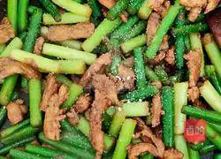 Illustration of how to make fried chicken with garlic moss 5