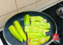 Illustration of how to make meat stuffed with pepper 5