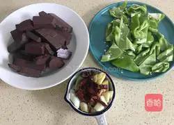 Illustration of how to make spicy fried lamb blood 4