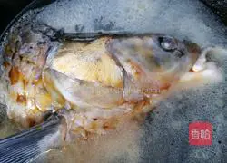 Illustration of how to make spicy fish head 8