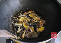 Illustration of braised prawns in oil 9